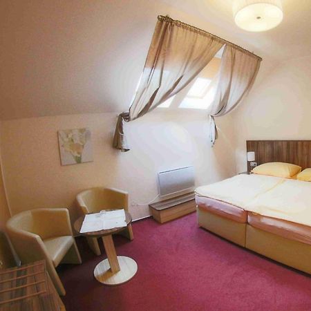 Hotel Koruna Karlštejn Extérieur photo