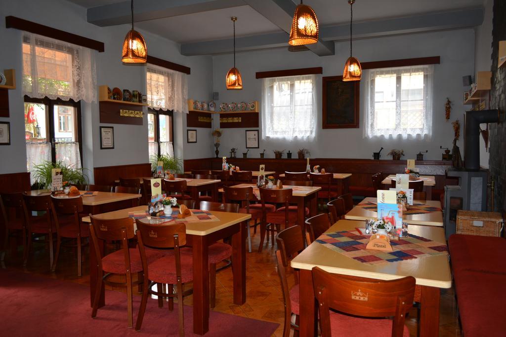 Hotel Koruna Karlštejn Extérieur photo